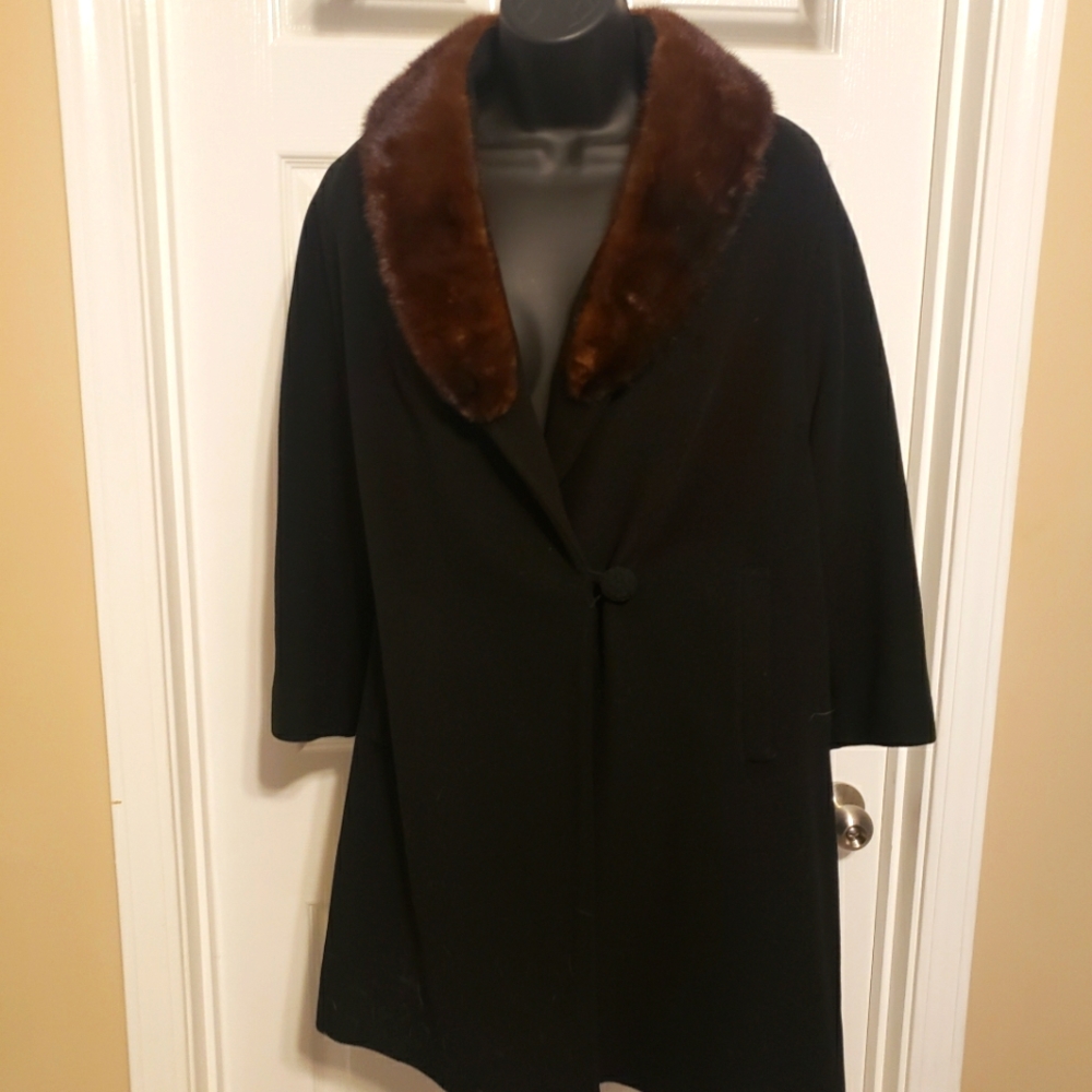 Cashmere 100% Bernhard Althmann coat with faux fur collar